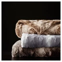 Marselle Faux Fur Oversized Bed Throw Blanket -Furniture Promotion Shop GUEST 46c9d511 1969 4630 83d8 53e30b33b1d0